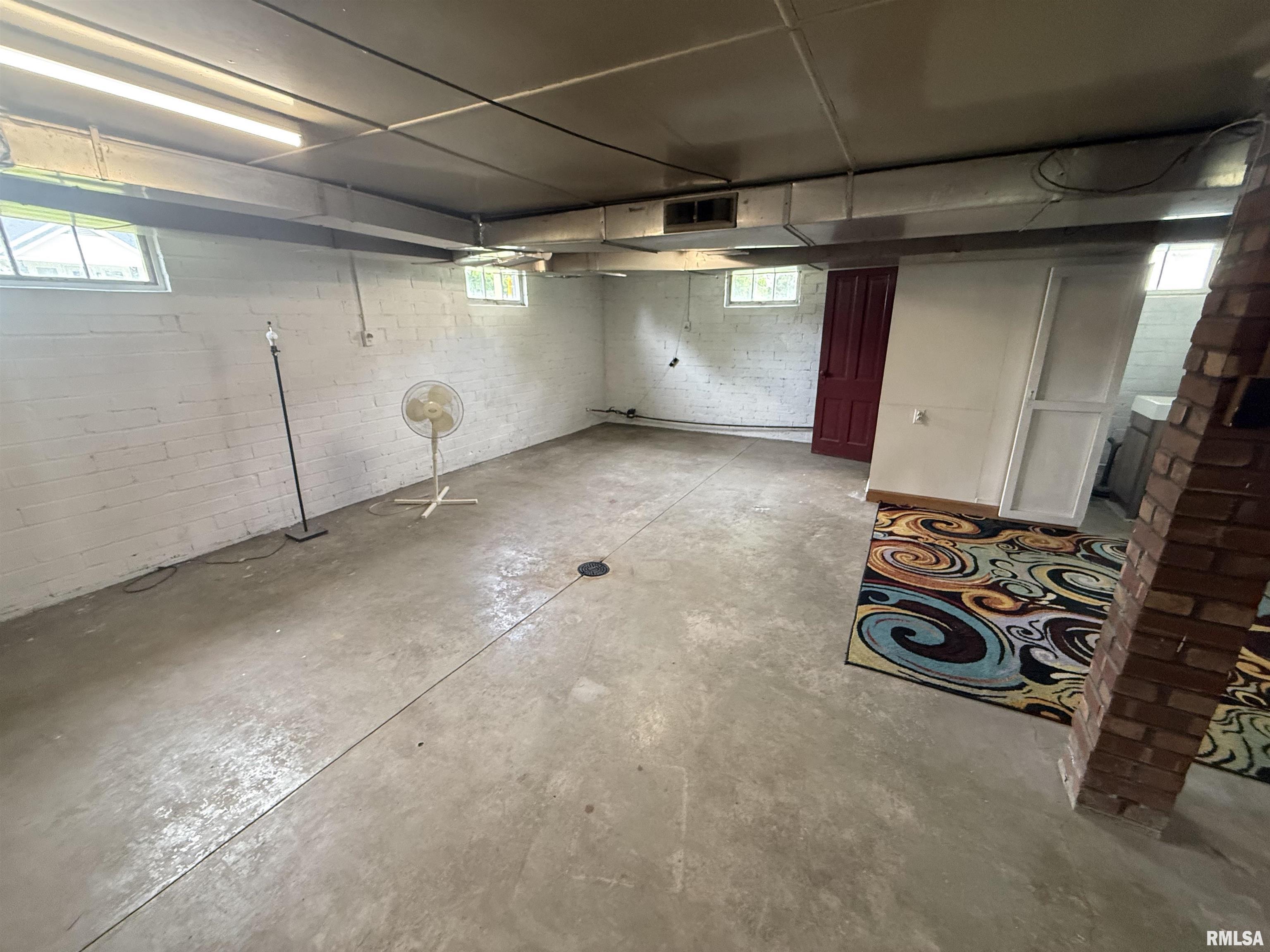 130 East Maple Street Roseville, IL 61473 - Photo 33 of 43