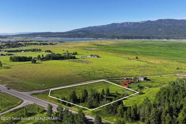 $975,000 | 26 St Alpine, Alpine, WY 83128