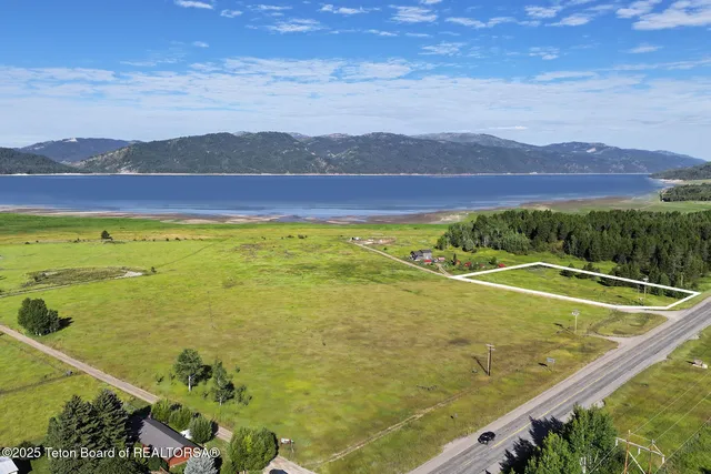 $975,000 | 26 St Alpine, Alpine, WY 83128