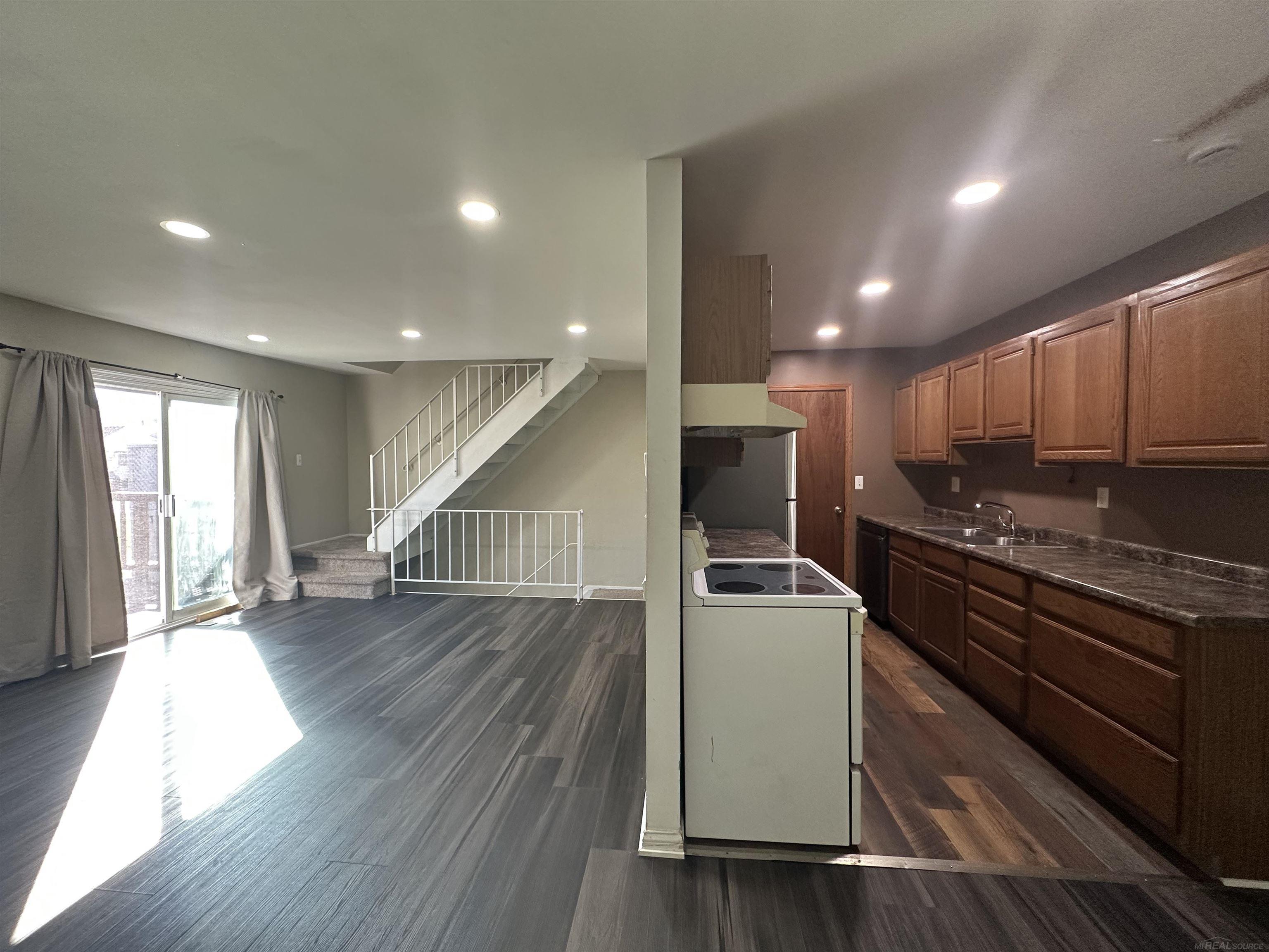 28219 Raleigh Crescent Drive New Baltimore, MI 48051 - Photo 18 of 35
