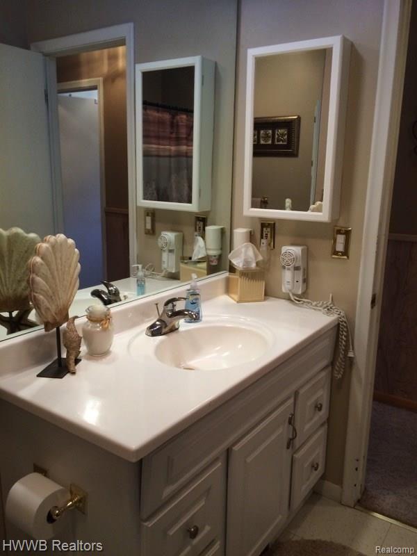 885 Beryl Court Rochester, MI 48307 - Photo 18 of 30 Beryl Ct new bath 2.jpg