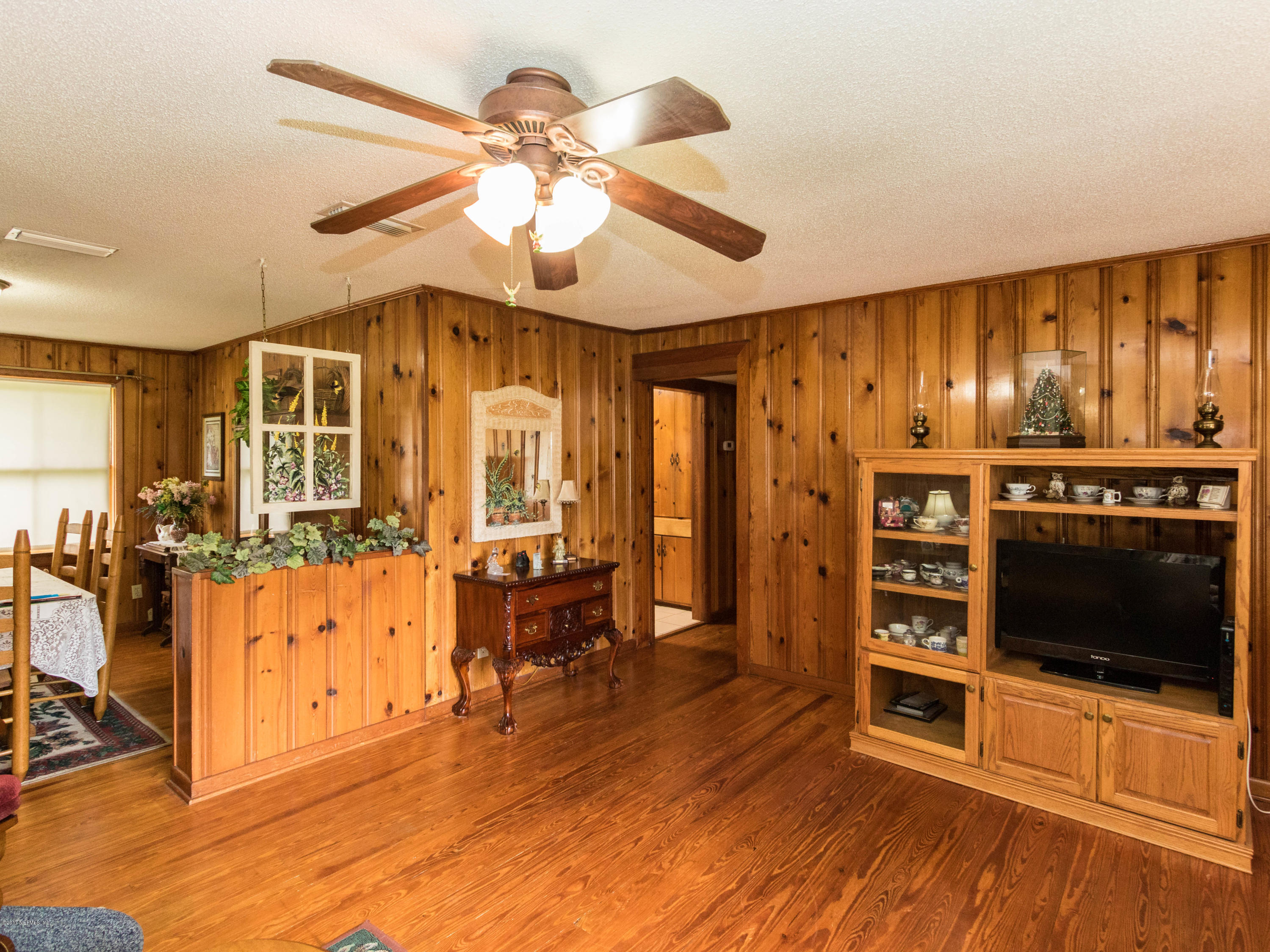 861 Cahoon Road South Jacksonville, FL 32221 - Photo 9 of 23 Living Room View 2