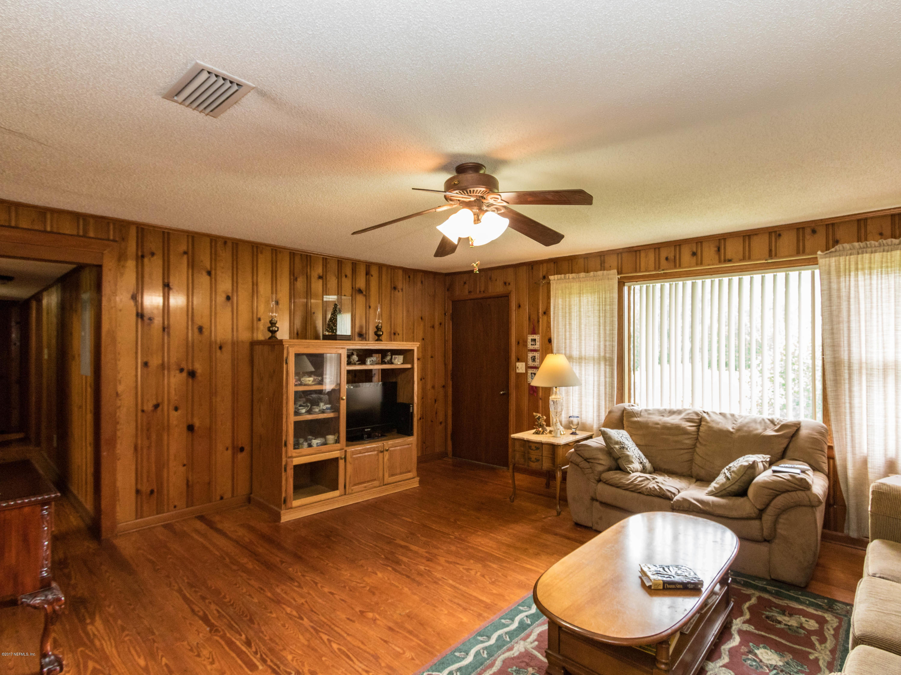 861 Cahoon Road South Jacksonville, FL 32221 - Photo 10 of 23 Living Room View 3