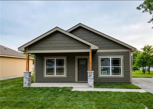 $224,900 | 835 South Cherry Street, Ottawa, KS 66067