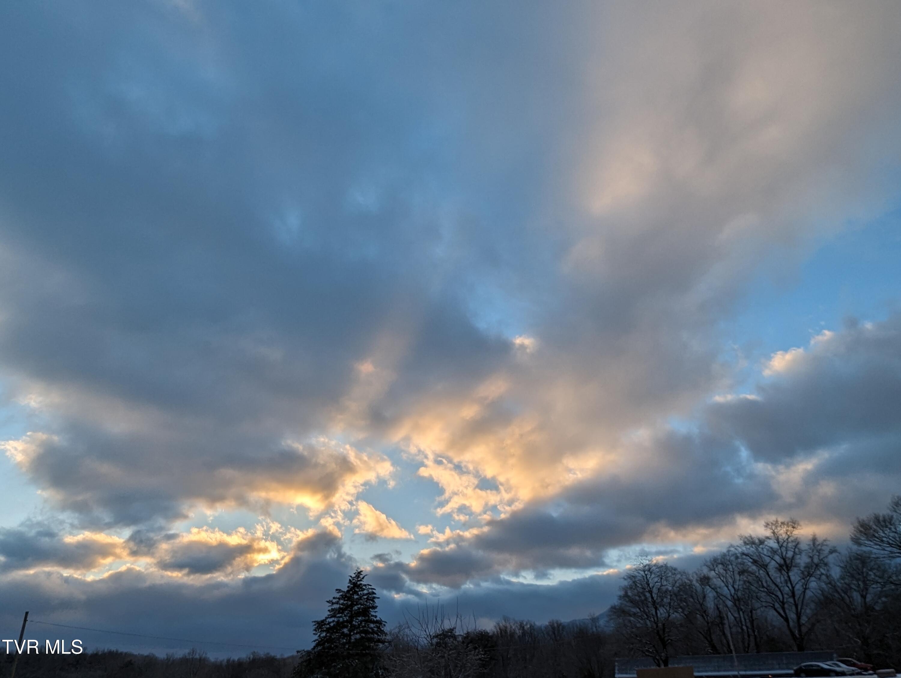 2480 Elk Way Newport, TN 37821 - Photo 62 of 62 Sunset over front yard 1