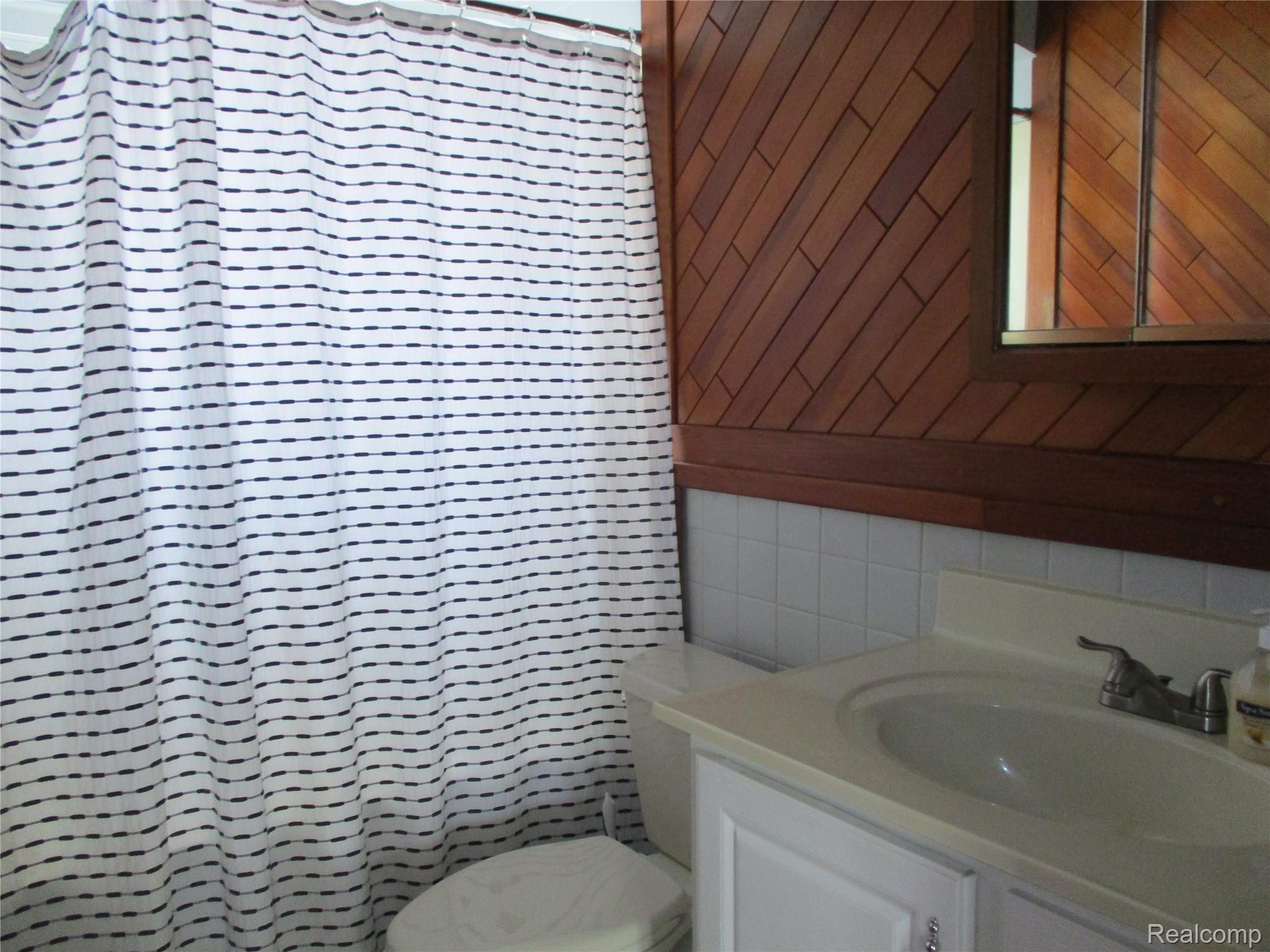 2567 Middlefield Road Trenton, MI 48183 - Photo 11 of 16 IMG_8310.JPG