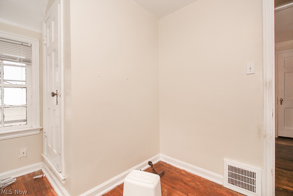 2050 Staunton Road Cleveland, OH 44118 - Photo 29 of 35