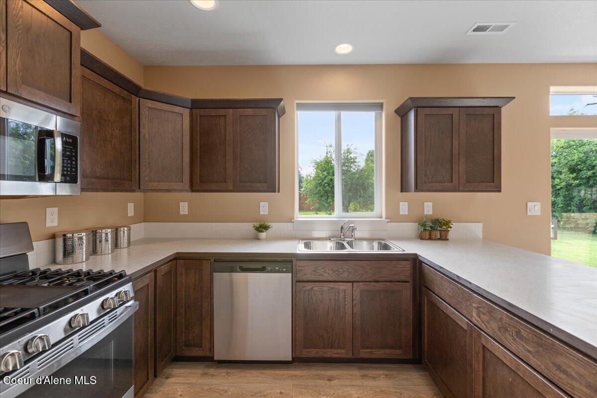 210 4th Street Dover, ID 83825 - Photo 28 of 70 28-Kitchen