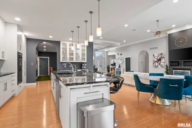 $849,900 | 1604 Cressa Court, Springfield, IL 62704