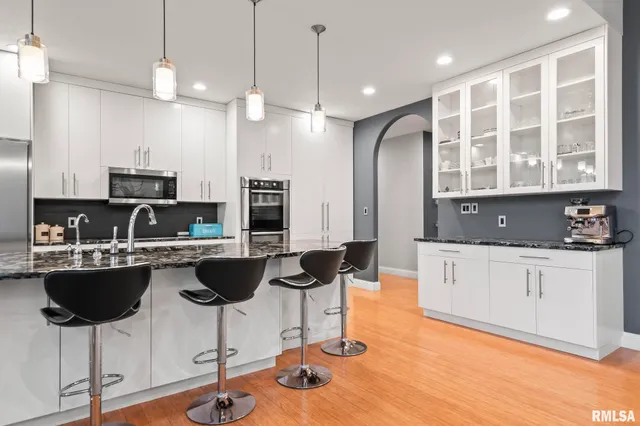 $849,900 | 1604 Cressa Court, Springfield, IL 62704