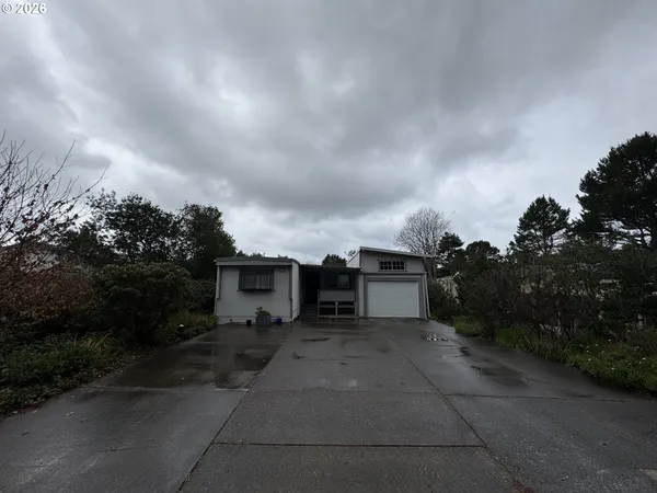 $240,000 | 1600 Rhododendron Drive, Unit 218, Florence, OR 97439