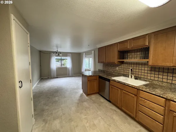 $240,000 | 1600 Rhododendron Drive, Unit 218, Florence, OR 97439