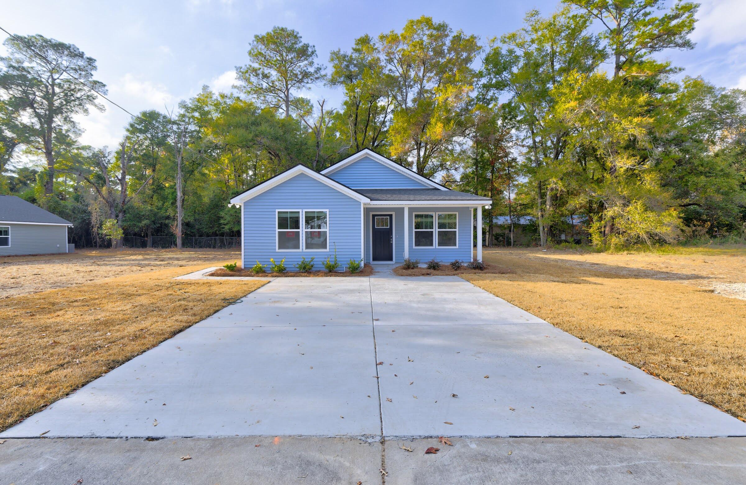 913 North Lemacks Street Walterboro, SC 29488 - Photo 2 of 41 _MG_3565_DxO_6_DxO_7_DxO_Nik_DxO