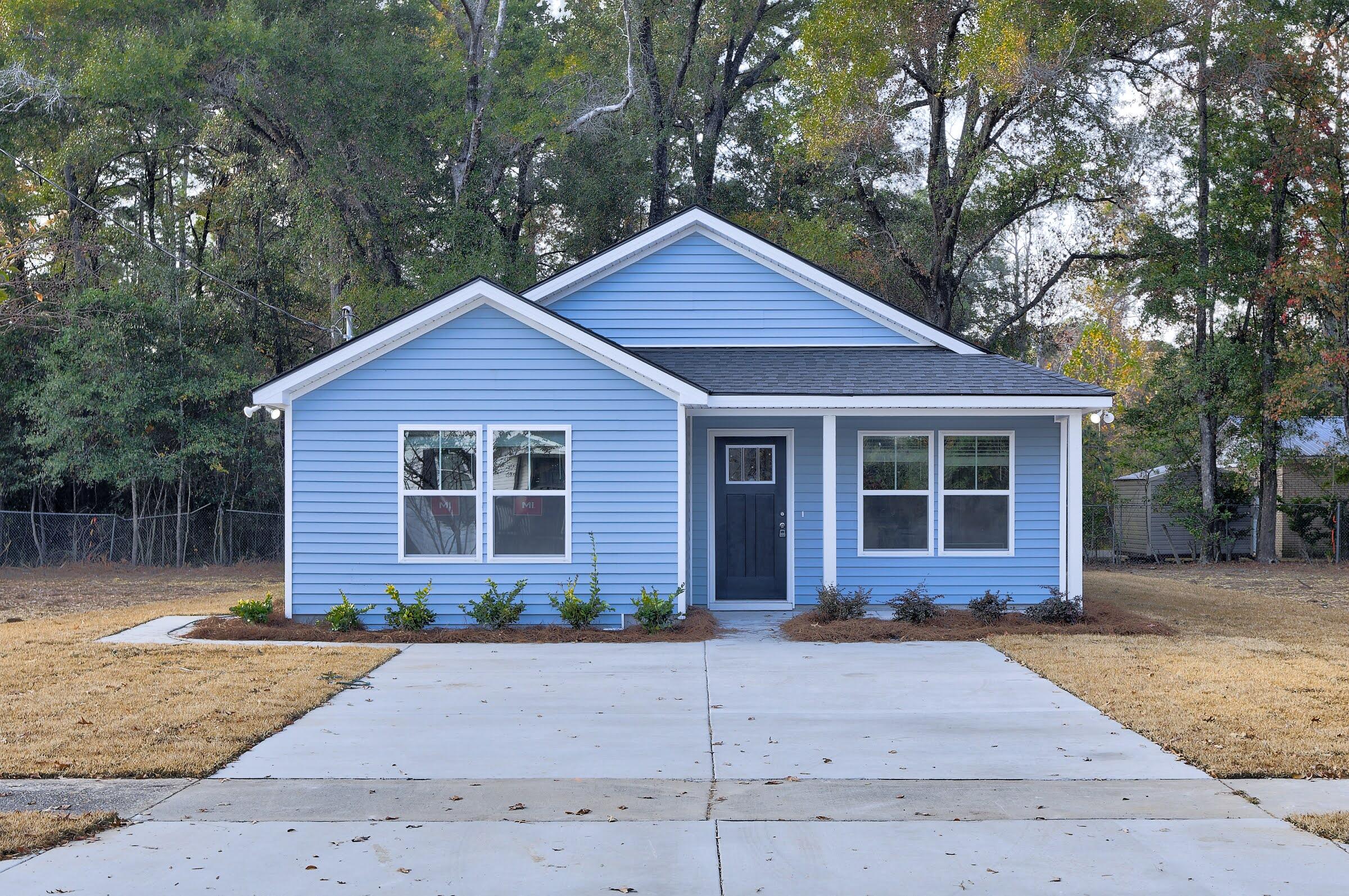 913 North Lemacks Street Walterboro, SC 29488 - Photo 3 of 41 1