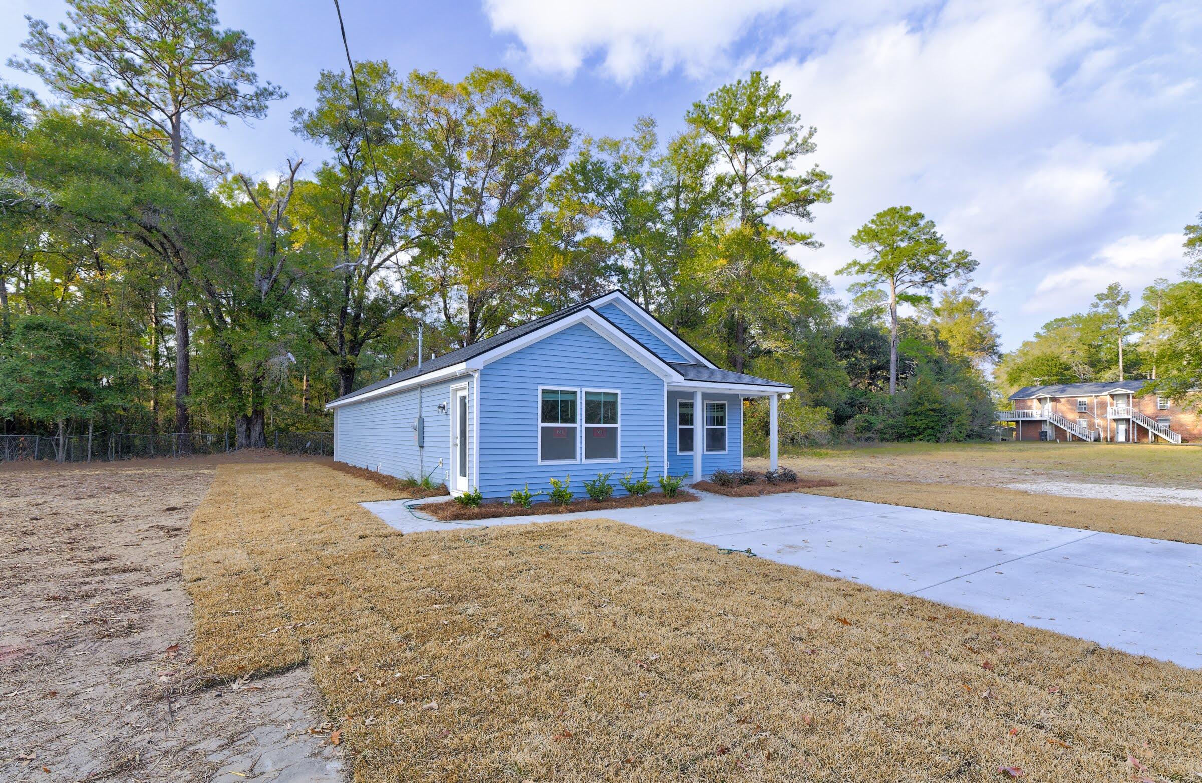 913 North Lemacks Street Walterboro, SC 29488 - Photo 5 of 41 _MG_3568_DxO_69_DxO_70_DxO_Nik_DxO