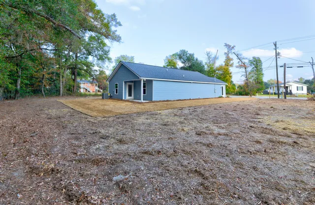$2,200 | 913 North Lemacks Street, Walterboro, SC 29488