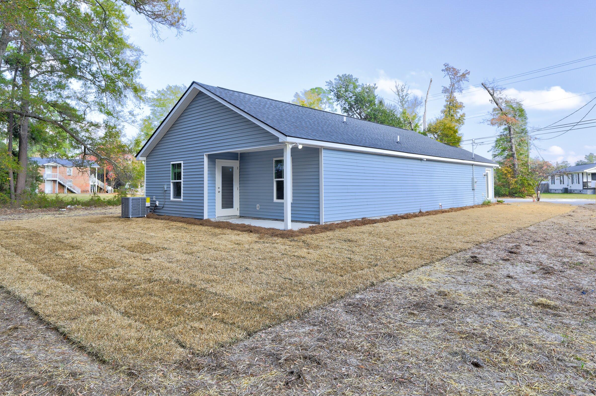 913 North Lemacks Street Walterboro, SC 29488 - Photo 8 of 41 _MG_3583_DxO_4_DxO_5_DxO_Nik_DxO