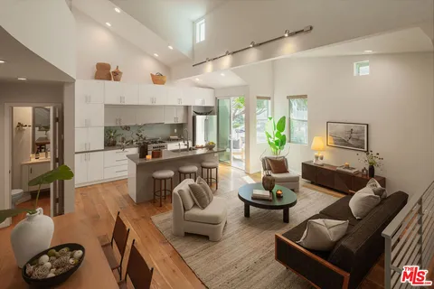 $1,385,000 | 1803 16th Street, Unit B, Santa Monica, CA 90404