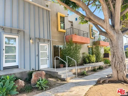$1,385,000 | 1803 16th Street, Unit B, Santa Monica, CA 90404