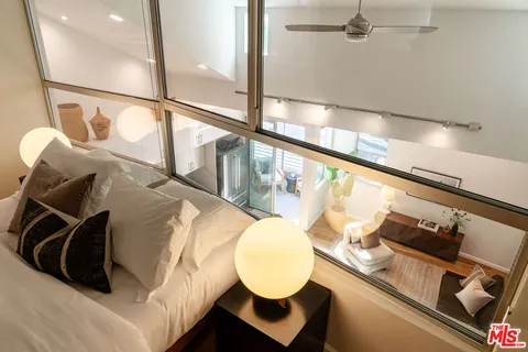 $1,385,000 | 1803 16th Street, Unit B, Santa Monica, CA 90404