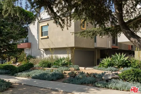 $1,385,000 | 1803 16th Street, Unit B, Santa Monica, CA 90404