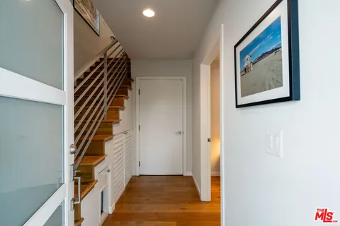 $1,385,000 | 1803 16th Street, Unit B, Santa Monica, CA 90404