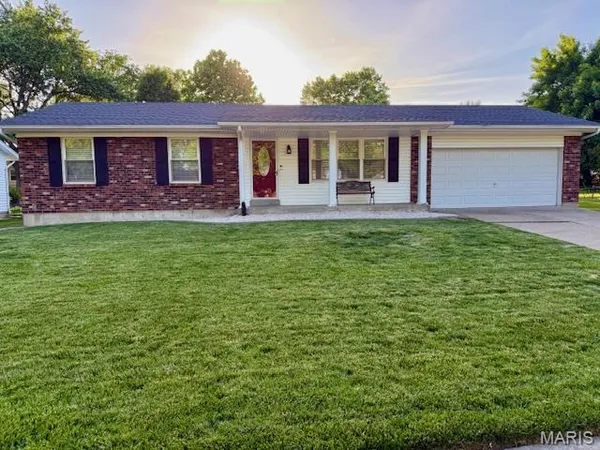 $320,000 | 6 El Perro Drive, St. Peters, MO 63376