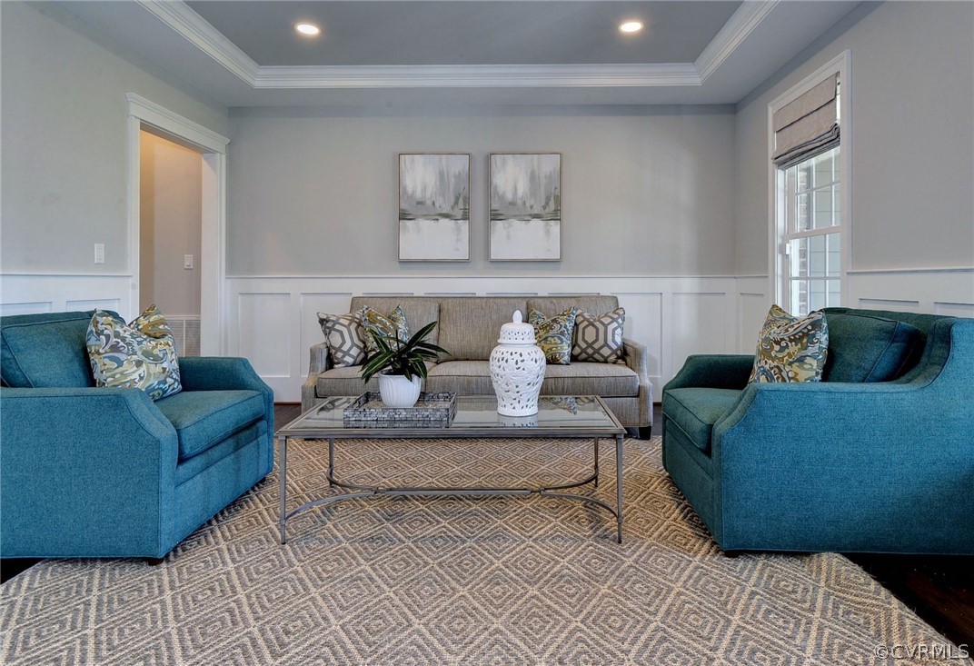 3419 Westport Williamsburg, VA 23188 - Photo 8 of 50 a living room with furniture and a painting