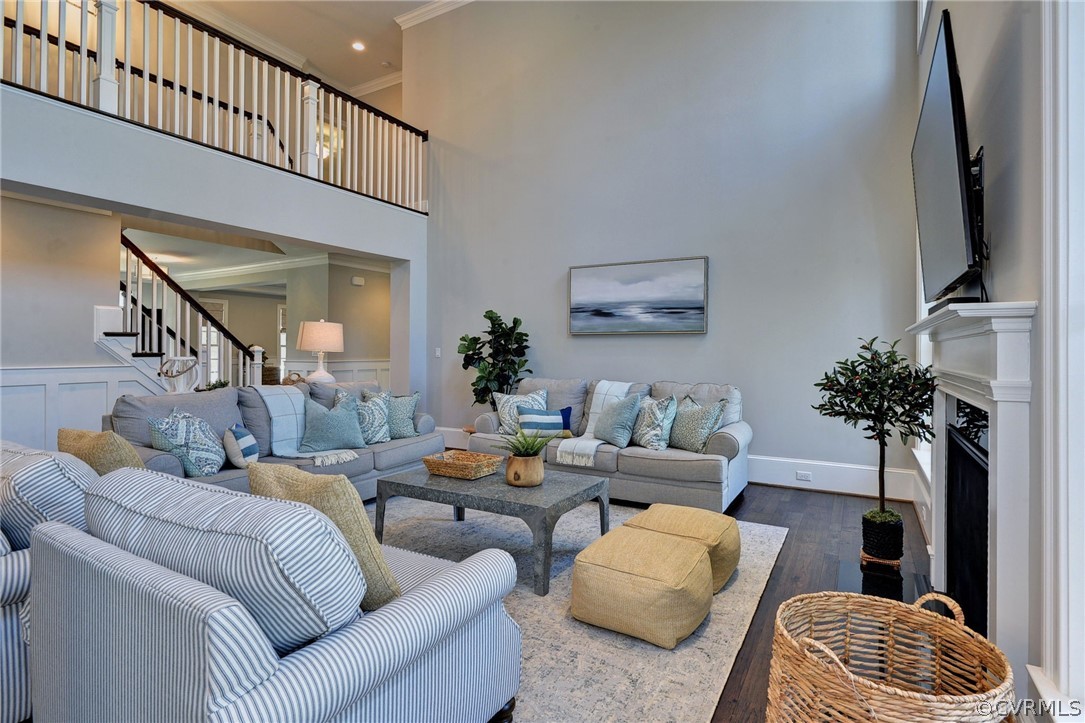 3419 Westport Williamsburg, VA 23188 - Photo 10 of 50 a living room with furniture and a potted plant
