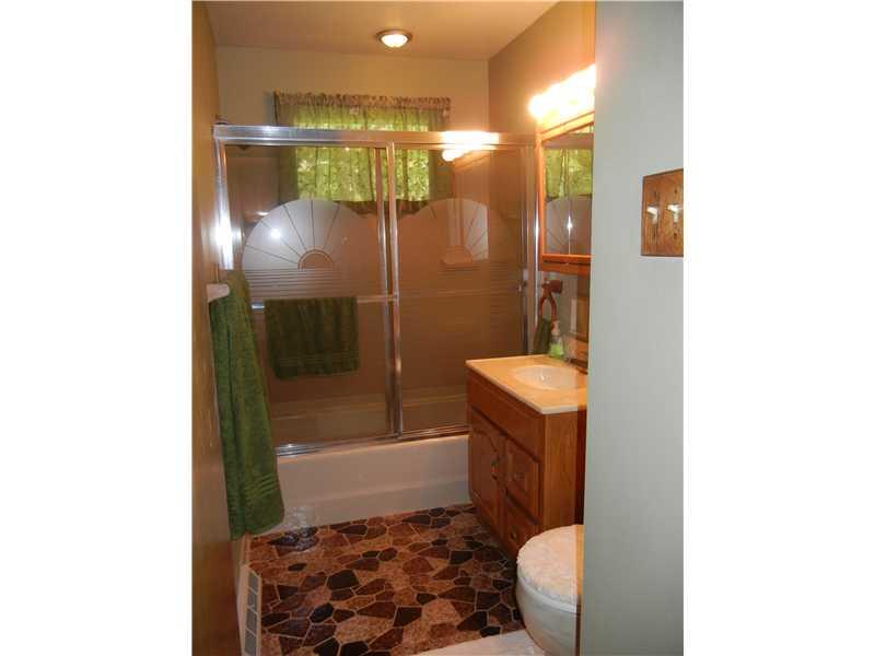 1006 Government Road Irwin, PA 15642 - Photo 14 of 20 Full Bath.