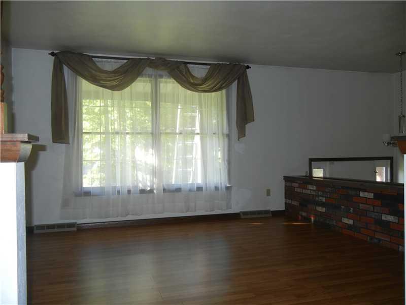 1006 Government Road Irwin, PA 15642 - Photo 7 of 20 Living Room.