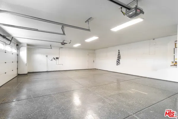 a view of a garage