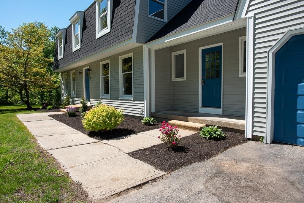 25 Burbank Road Sutton, MA 01590 - Photo 2 of 35