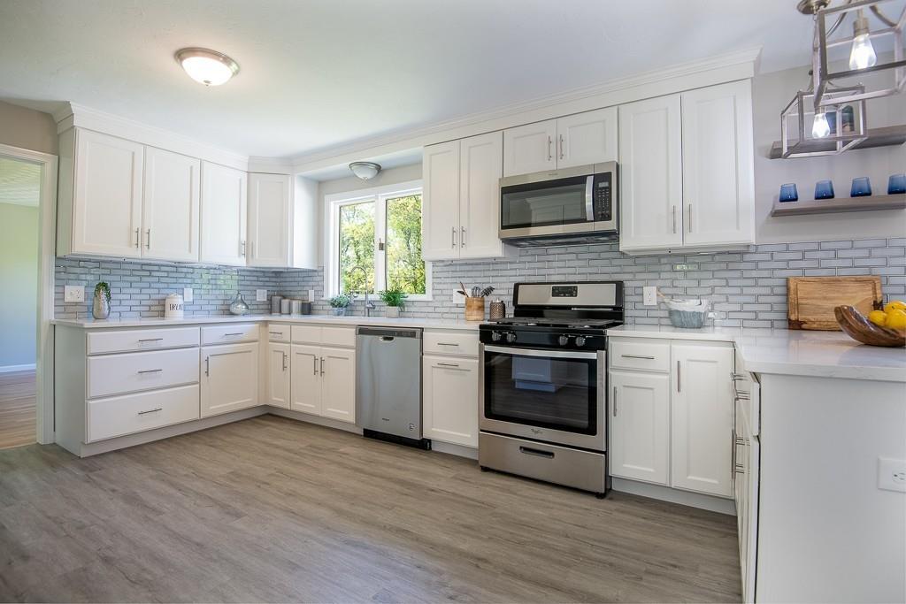 25 Burbank Road Sutton, MA 01590 - Photo 4 of 35