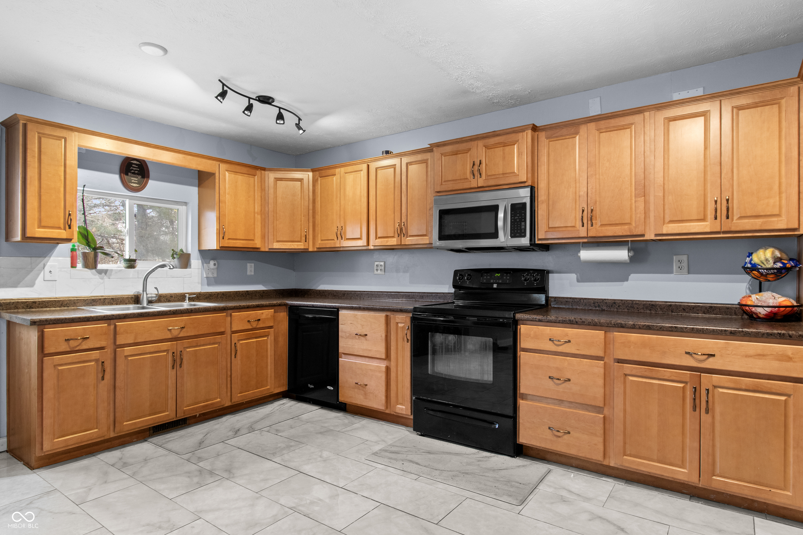 9106 Broken Arrow Road Indianapolis, IN 46234 - Photo 11 of 30