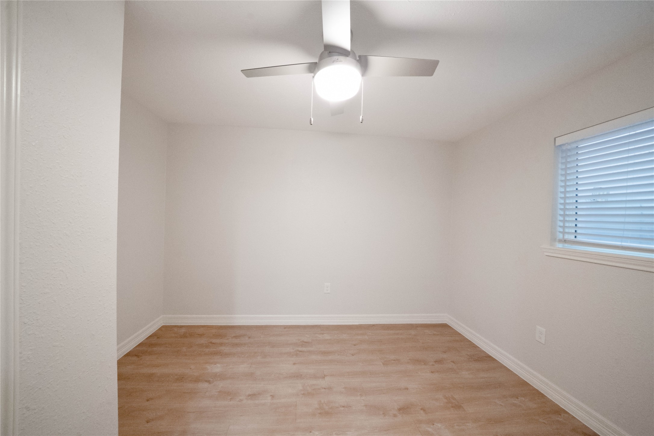 2703 Mason Street, Unit 1BD Houston, TX 77006 - Photo 15 of 19 a view of an empty room with a window
