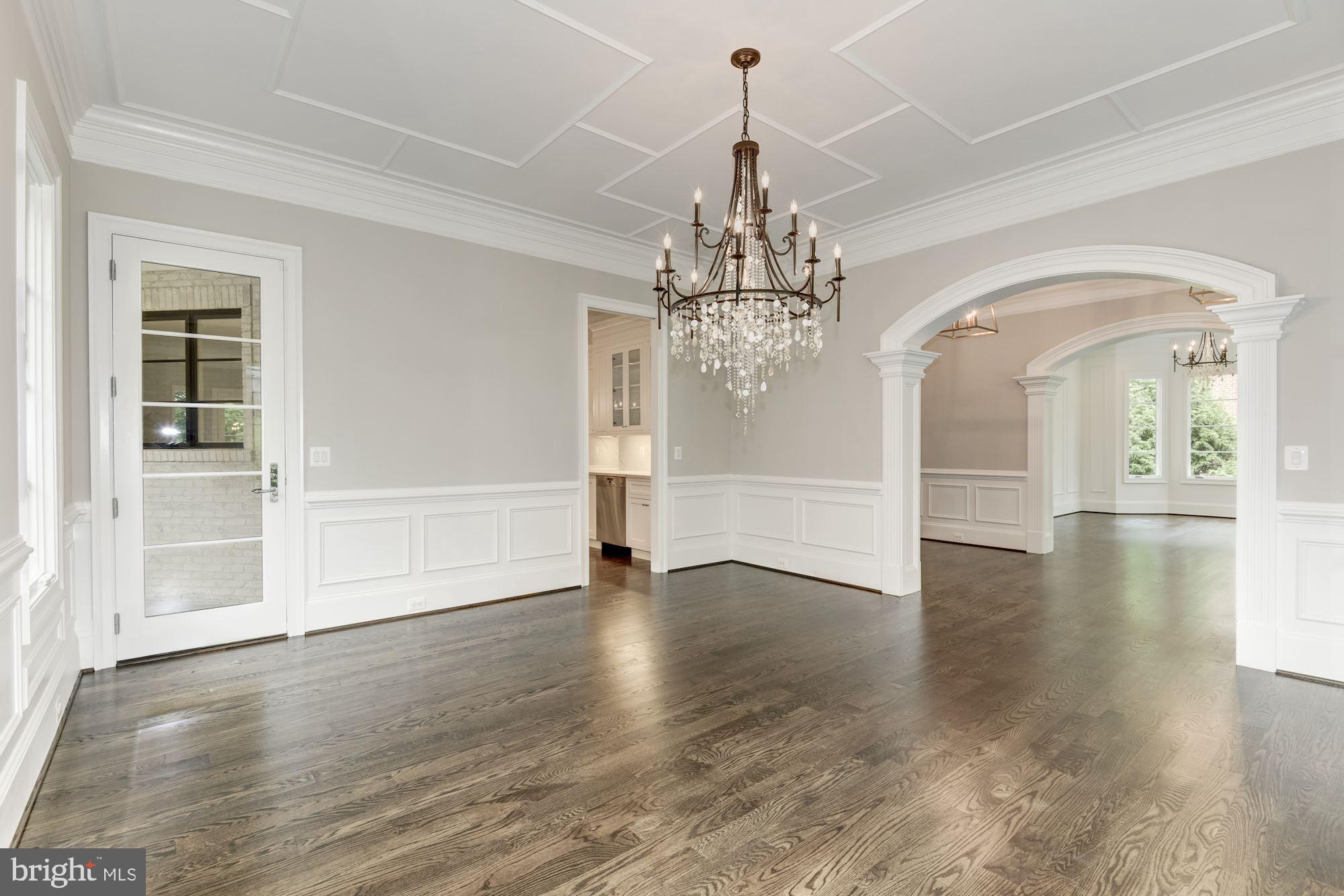 7112 Benjamin Street McLean, VA 22101 - Photo 4 of 32 Separated Dining Room