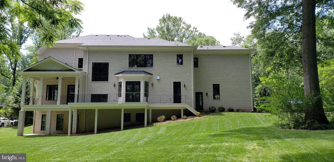 7112 Benjamin Street McLean, VA 22101 - Photo 31 of 32 Exterior Rear View of home