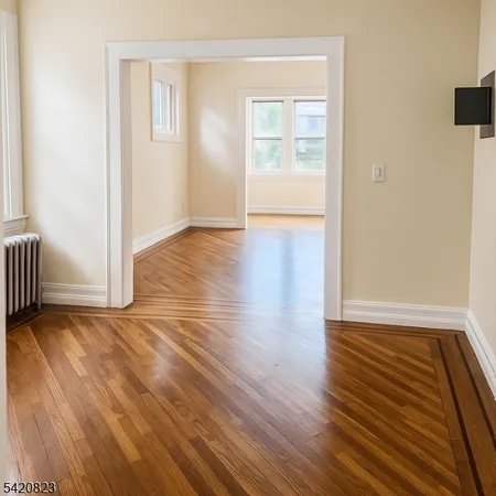 $2,500 | 313 Leslie Street, Newark, NJ 07112