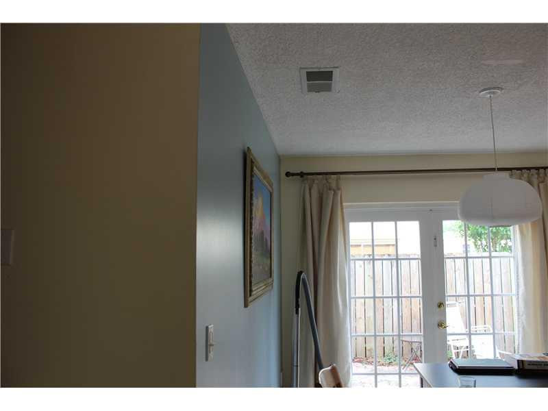 7111 Southwest 41st Place Davie, FL 33314 - Photo 3 of 13 Dining Room