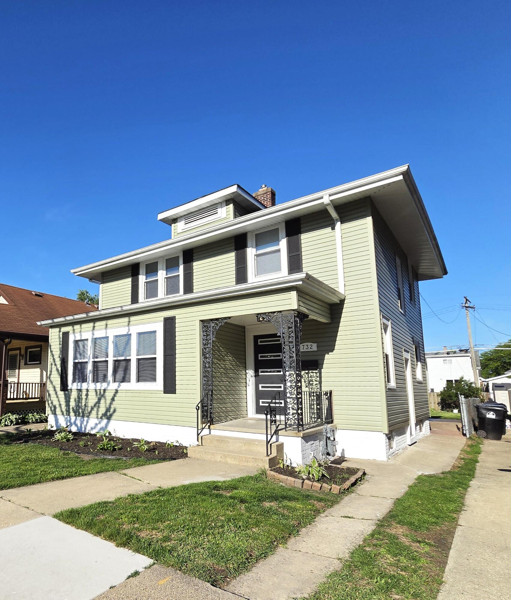 732 Arthur Avenue Racine, WI 53405 - Photo 2 of 33 Arthur