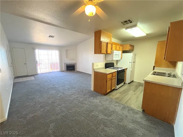 $1,050 | 4730 East Craig Road, Unit 2017, Las Vegas, NV 89115