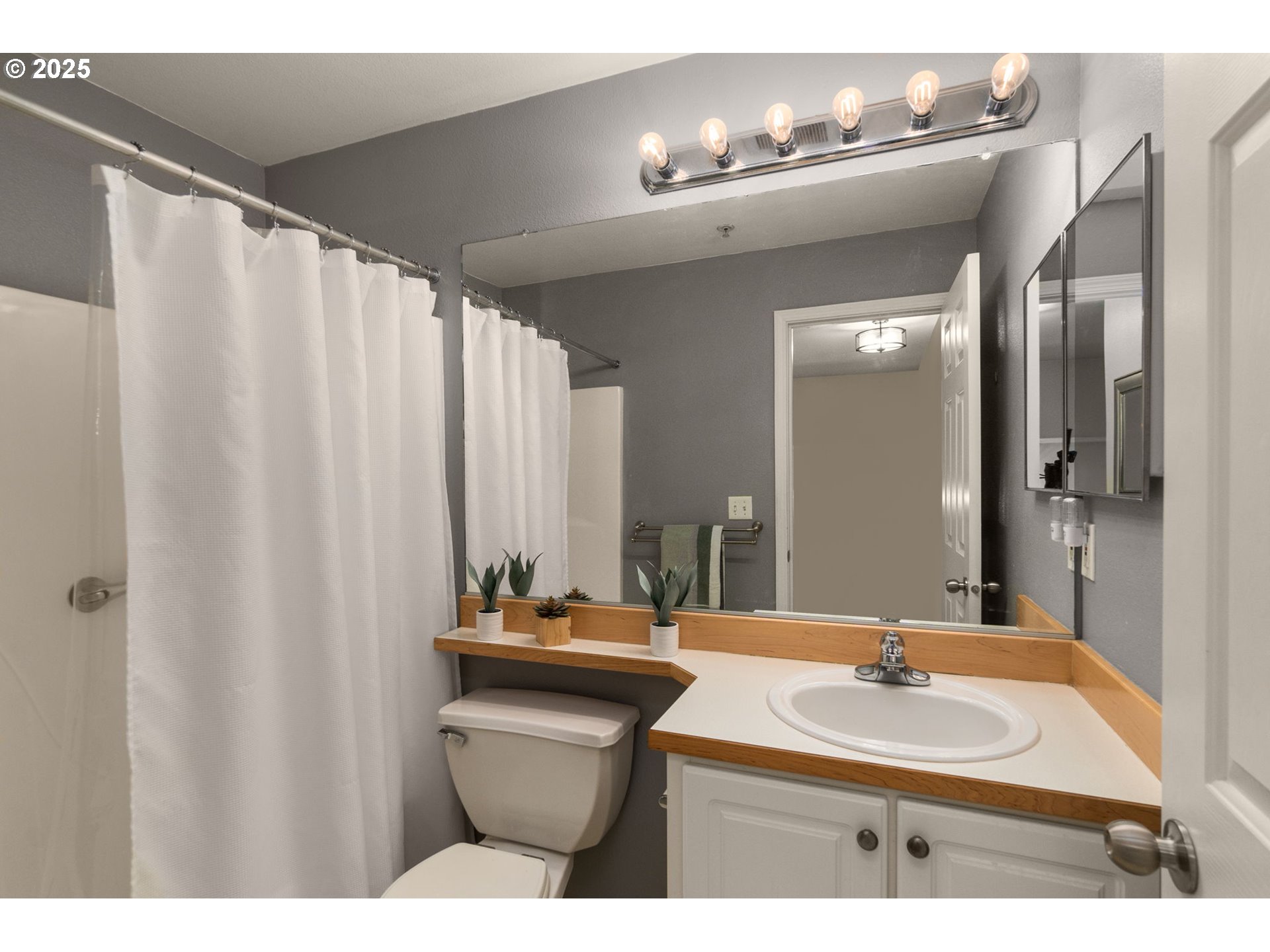 13920 Southwest Scholls Ferry Road Beaverton, OR 97007 - Photo 24 of 30 Gallery Image 24