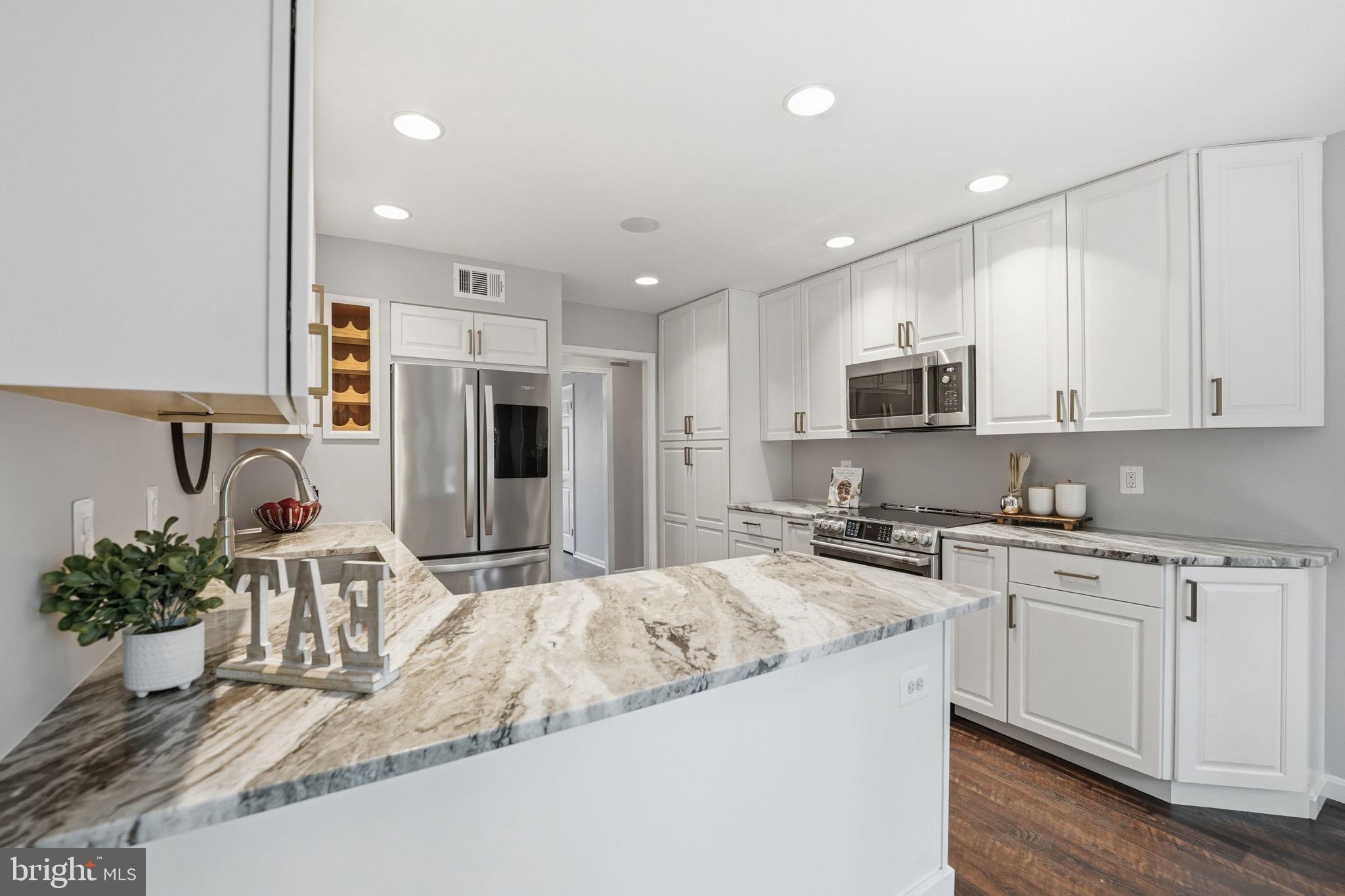 1731 Key W Lane Vienna, VA 22182 - Photo 11 of 67