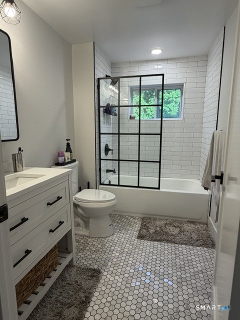 102 Old Barn Road West Stamford, CT 06905 - Photo 10 of 14