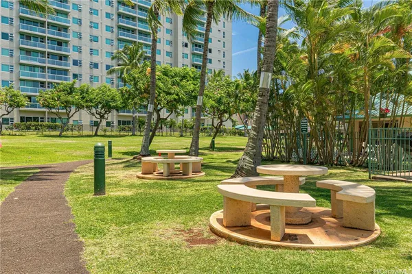 $545,000 | 3009 Ala Makahala Place, Unit 504, Honolulu, HI 96818
