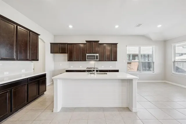 $400,000 | 824 San Madrid Trail, Fort Worth, TX 76052