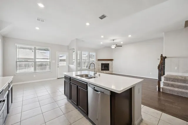 $400,000 | 824 San Madrid Trail, Fort Worth, TX 76052