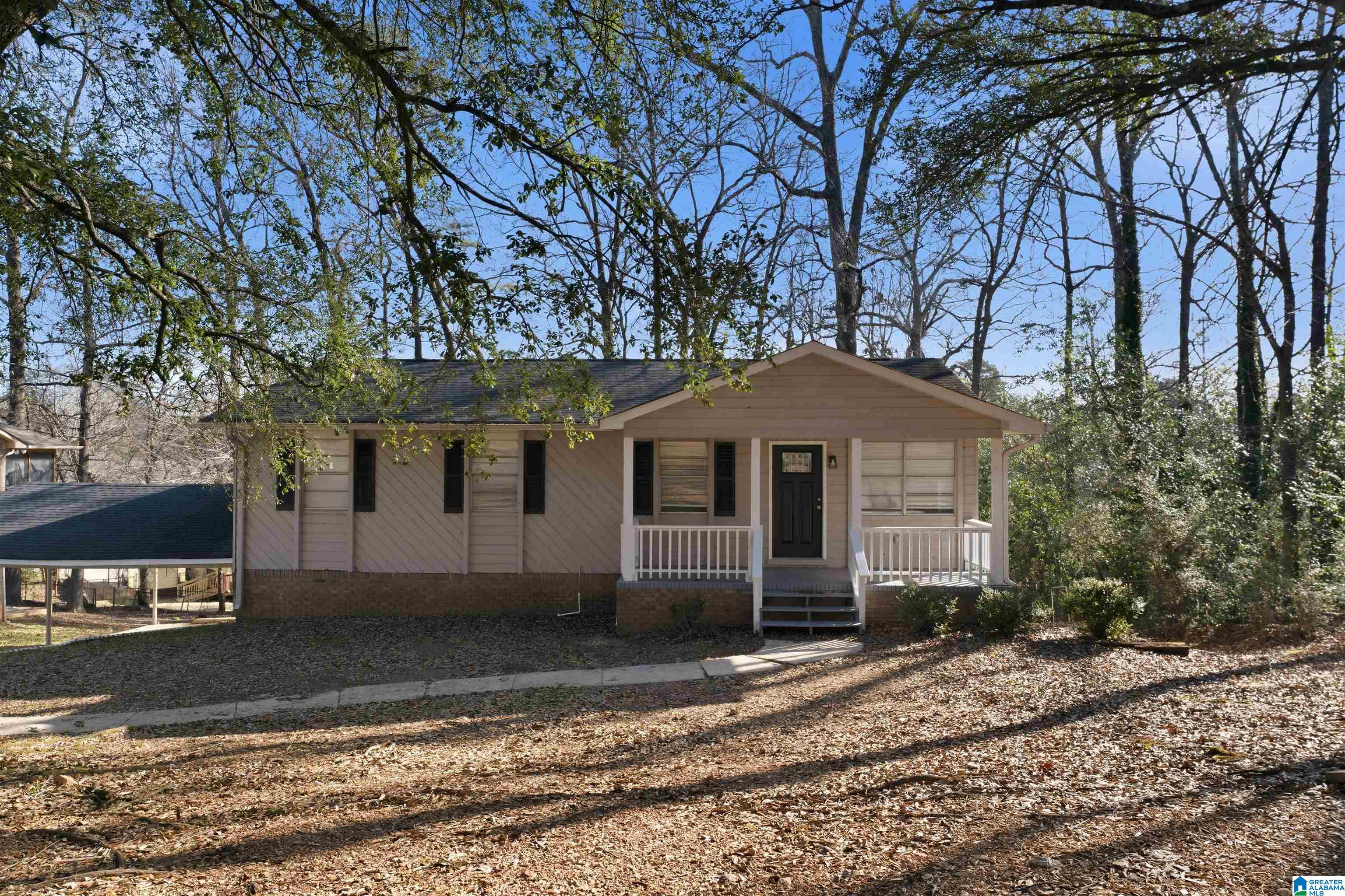 1528 Carol Circle Birmingham, AL 35228 - Photo 2 of 31