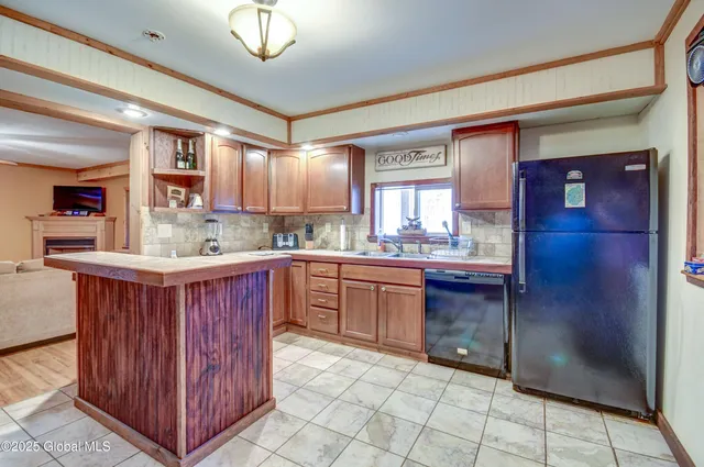 $299,000 | 131 Old Page Hill Road, Lake Pleasant, NY 12164